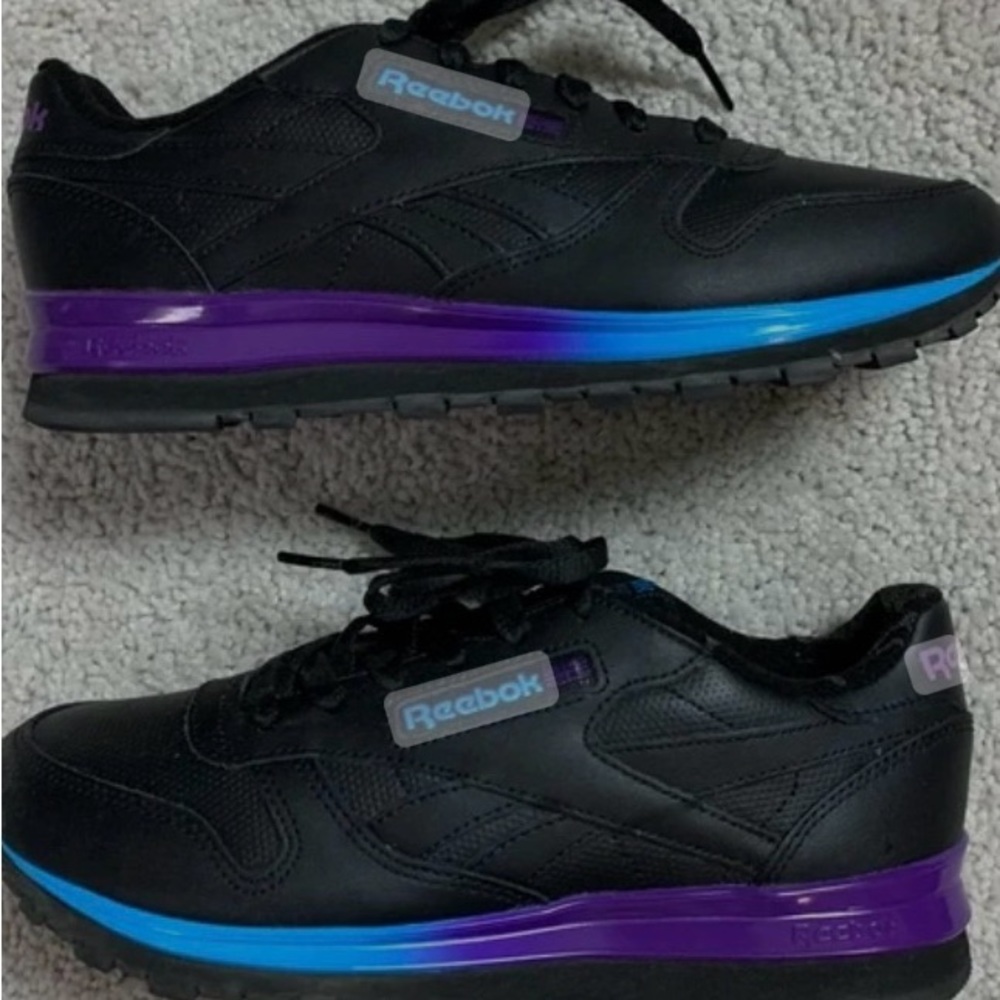 Reebok Sneakers